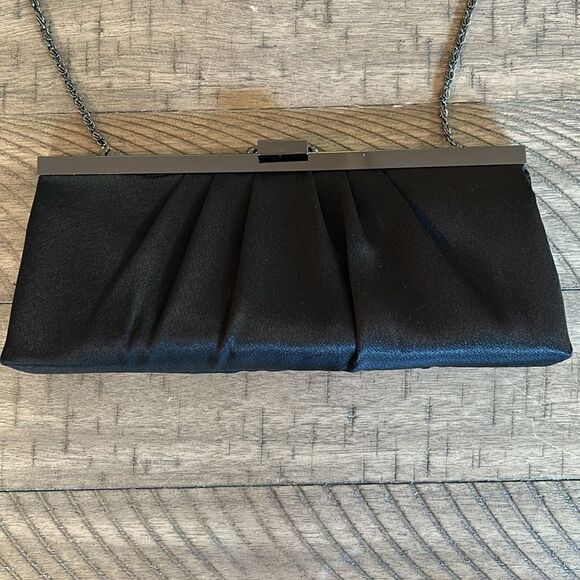 Luxe Tufted Satin Clutch w/17” drop. Security clasp Driver’s license 🪪 slot - Picture 5 of 17